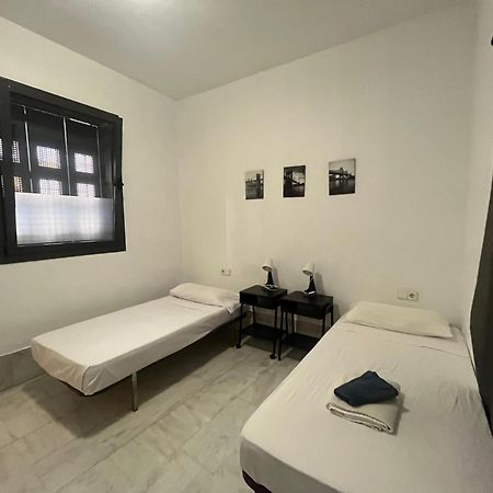 Center Veronica Confort Seville Luaran gambar